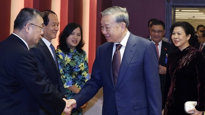 El Secretario General y el Presidente se reunieron con familiares de generales y figuras destacadas de la amistad entre Vietnam y China.