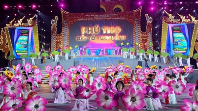 洪寺​​祭および祖先伝来の土地文化観光週間における開会式芸術プログラムの全体リハーサル。