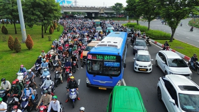 Ho Chi Minh City: Numerous solutions implemented to ensure smooth traffic flow during the April 30th - May 1st holiday.