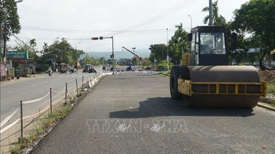 Urgent action is needed to resolve obstacles and complete the project to renovate and upgrade National Highway 14B.