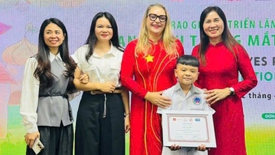Bac Ninh'ten bir yarışmacı, "Danimarka Benim Gözümden" resim yarışmasında Özel Ödül'e layık görüldü.