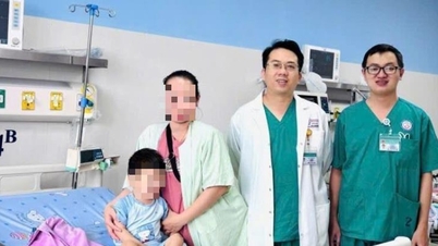 Un enfant de deux ans est dans un état critique après avoir accidentellement avalé des produits chimiques provenant des fournitures scolaires de son frère aîné.