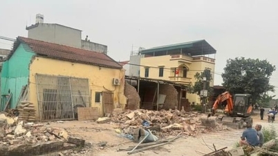 קומונה של ת'ואן אן: הסרת צווארי בקבוק בתנועה באמצעות מאמצי פינוי קרקעות נחושים.