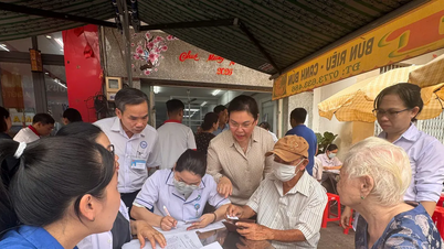 Ho Chi Minh City: Uruchomienie programu bezpłatnych badań kontrolnych i badań przesiewowych w kierunku chorób.