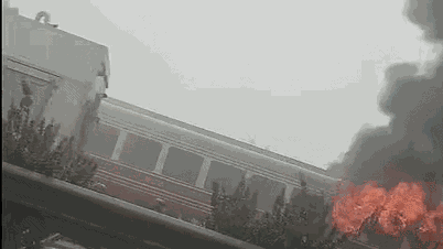 Zapaliły się dwa luksusowe wagony pociągu na trasie Hanoi-Hai Phong.