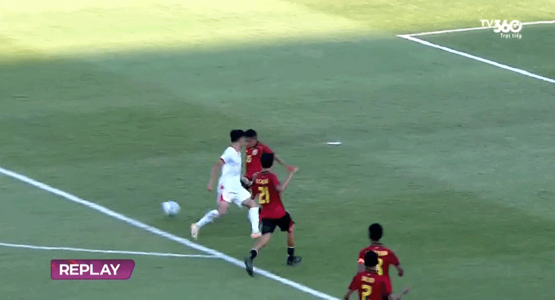 A seleção vietnamita sub-17 venceu de forma esmagadora por 10 a 0, desafiando todos os adversários no torneio do Sudeste Asiático.