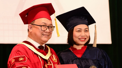 Dibayar untuk mengejar gelar PhD