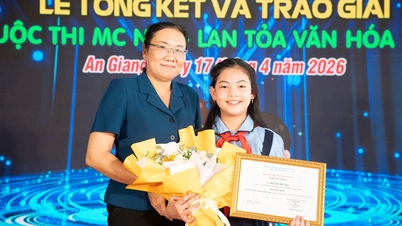 Soutěžící Ong Tran Bao Ngoc získal první cenu v soutěži „Mladý MC – Šíření kultury čtení“.