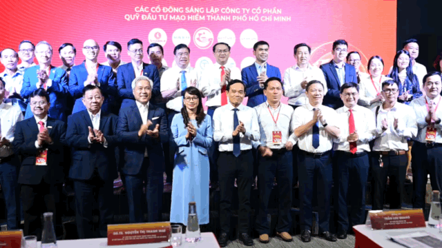 Ho Chi Minh City Party Secretary Tran Luu Quang attended the launch ceremony of the Venture Capital Fund.