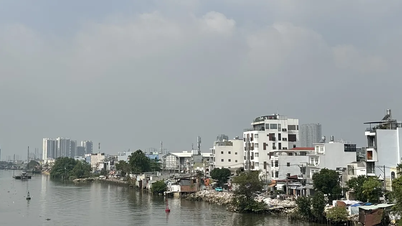 In Ho Chi Minh-stad zijn 43 gevaarlijke tot extreem gevaarlijke plekken waar rivieroevers, kanalen en beken geërodeerd raken.