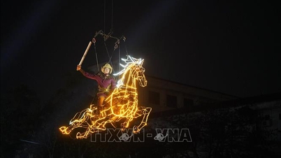 گردشگران را با اجراهای زنده در قلب این مکان میراث فرهنگی مجذوب خود کنید.
