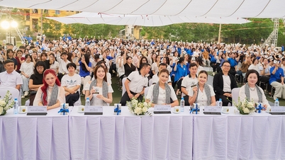 The "Journey from the Heart" program ignites and encourages students in Tan Trao to start businesses and contribute to nation-building.