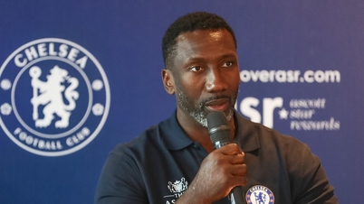 Legenda Chelsea navštívila Vietnam a nabízí rady útočníkům.