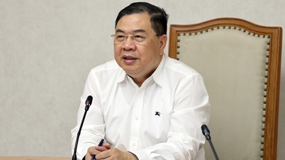 Wakil Perdana Menteri Pham Gia Tuc: Memangkas prosedur administratif tetapi tidak melonggarkan manajemen.