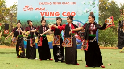 Sebuah festival yang menampilkan keberagaman budaya kelompok etnis di Vietnam.