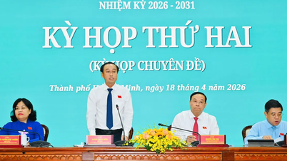 Ho Chi Minh-stadens folkråd överväger och godkänner investeringar i flera viktiga projekt.