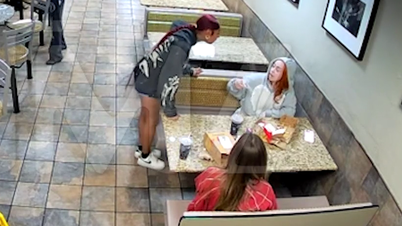Den 26-åriga sångerskan attackerades av ett fan, som slog henne i ansiktet inne på en restaurang.