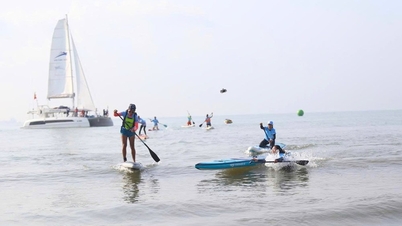 В первой гонке на сапбордах Quy Nhon - Zbeach SUP Race приняли участие около 120 спортсменов.
