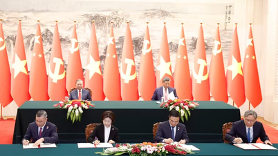 Vietnam and China sign Customs Cooperation Agreement.