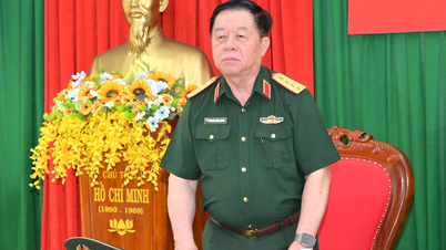 Nguyễn Trong Nghia tábornok több egységet látogat meg és dolgozik velük a 9. katonai körzetben.