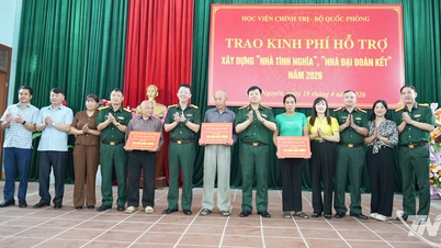 240 millió VND-t adományozott jótékonysági házak építésének támogatására Thai Nguyenben.
