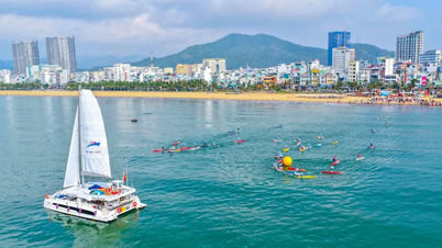Lebih dari 120 atlet berkompetisi dalam lomba SUP (Stand-Up Paddleboarding) di Quy Nhon.
