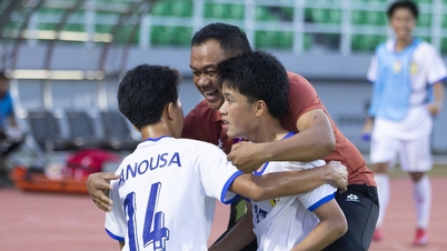 Laos U.17 gjorde et sjokkerende comeback og slo ut Thailand: Avanserer til semifinalen som gruppevinnere.