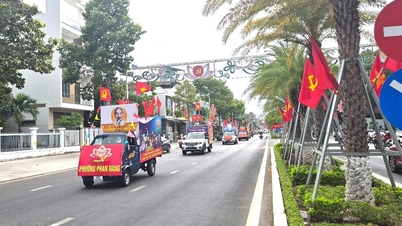 Khanh Hoa: گاڑیوں کا ایک شاندار قافلہ 2026 ویتنامی نسلی ثقافتوں کا دن منا رہا ہے۔