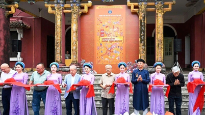 Pameran "Kisah-Kisah dari Teks Kuno" di Hue.