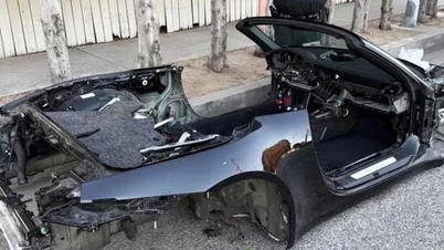 Den mest olyckliga Porsche 911 - alla dess delar stulna, vilket lämnade bara en bar metallram.