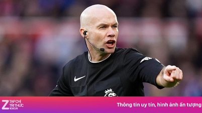 Manchester United taraftarları, hakemin taraflı davrandığı gerekçesiyle öfkeli.