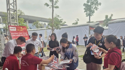 ນັກສຶກສາ ແລະ ຜູ້ຝຶກງານຫຼາຍພັນຄົນໄດ້ເຂົ້າເຖິງໂອກາດໃນການຮຽນຮູ້ ແລະ ການຈ້າງງານໃນງານວັນເຊື່ອມຕໍ່ການສຶກສາ ແລະ ຝຶກອົບຮົມວິຊາຊີບ ປີ 2026.