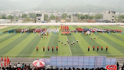 Az első Song Ma Commune Sportfesztivál megnyitó ünnepsége