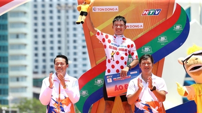 Vietnamese cyclist causes a shock, surpassing foreign competitors to retain the title of King of the Mountains.