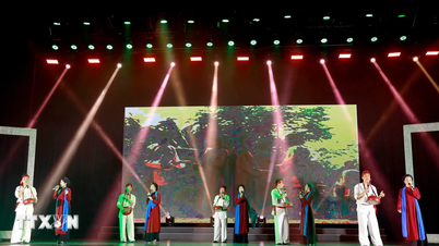 Phu Tho: A spectacular art performance spreads the heroic spirit of the ancestral land.