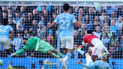 Manchester City are breathing down Arsenal's necks after a thrilling victory.