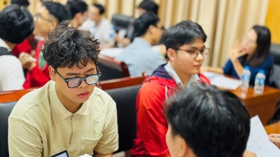Over 50% of Polytechnic University students work in businesses with foreign elements.