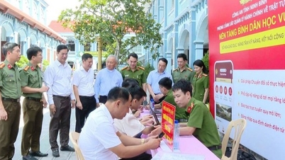 Ninh Binh implementerar i stor utsträckning "Digital Literacy Movement" för att minska den digitala klyftan i samhället.