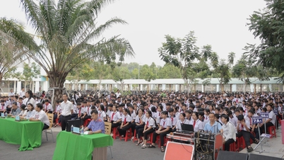 Ho Chi Minh Şehri: Temsili mahkeme duruşmasına yaklaşık 2.000 öğrenci katıldı.