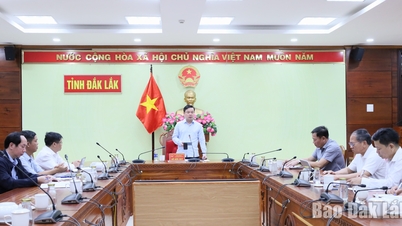 Chairman of the Provincial People's Committee Do Huu Huy: Focus on removing obstacles and accelerating the progress of key projects.
