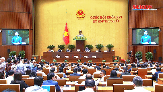 Förslag om att anställda ska ta en betald ledig dag på vietnamesisk kulturdag, den 24 november.