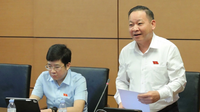 Members of Parliament offer suggestions for creating breakthroughs in the development of Vietnamese culture.