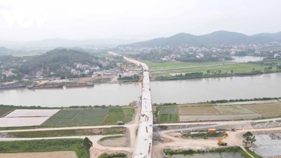 Bac Ninh fixe une date limite pour la cession des terrains destinés au projet de pont ferroviaire Cam Ly, d'un montant de 800 milliards de VND.