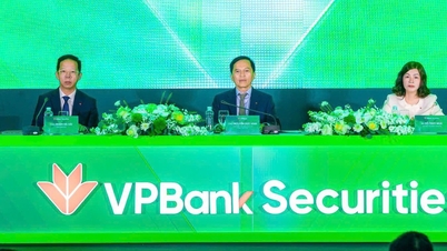 Генеральний директор VPBank розповідає про падіння ціни акцій після IPO, підтверджуючи, що банк має можливість надати додаткові 30 000 мільярдів донгів.
