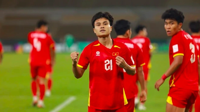 Eine beeindruckende „Version 2.0“ von Truong Tien Anh entsteht, wodurch der rechte Flügel der vietnamesischen Nationalmannschaft weniger angreifbar wird.