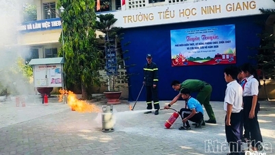 Bijna 700 leraren en leerlingen hebben training gekregen in brandpreventie en brandbestrijding.