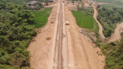 Felgyorsítják a 32-es országutat a Noi Bai - Lao Cai gyorsforgalmi úttal összekötő út építését.