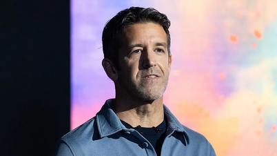 Apple appoints new CEO to replace Tim Cook.