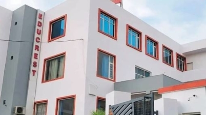शैक्षणिक प्रमाण पत्रों में हेराफेरी करने के आरोप में एक अंतरराष्ट्रीय स्कूल के प्रधानाचार्य को गिरफ्तार किया गया।