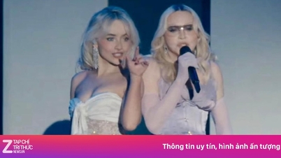 Dua penyanyi wanita menciptakan sensasi di panggung musik di hadapan ratusan ribu penonton.